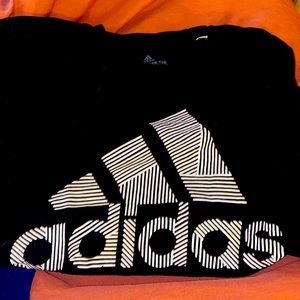 Adidas Tee Size sm/med great condition:)